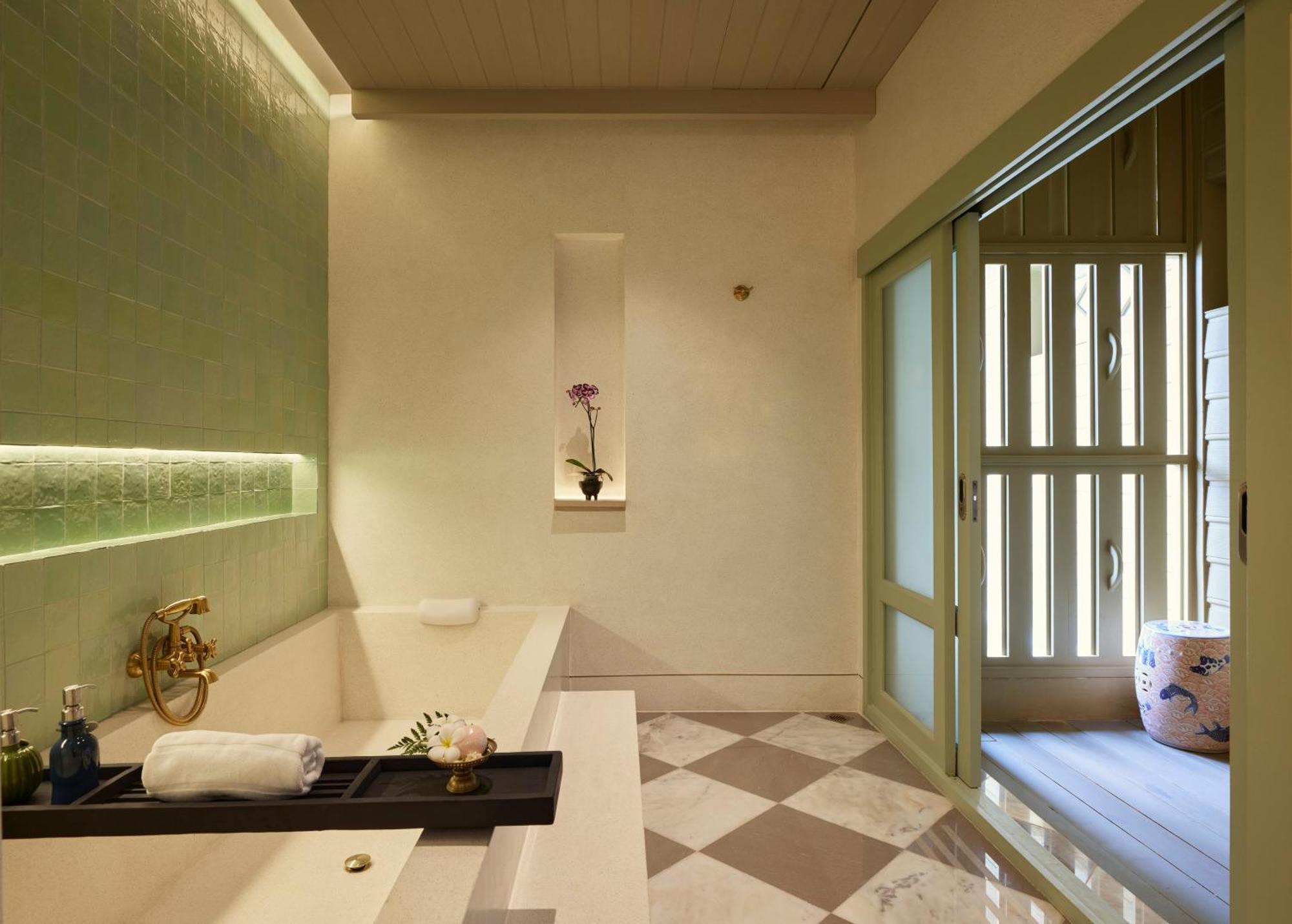 Charras Bhawan And Residences Hotel HHQ