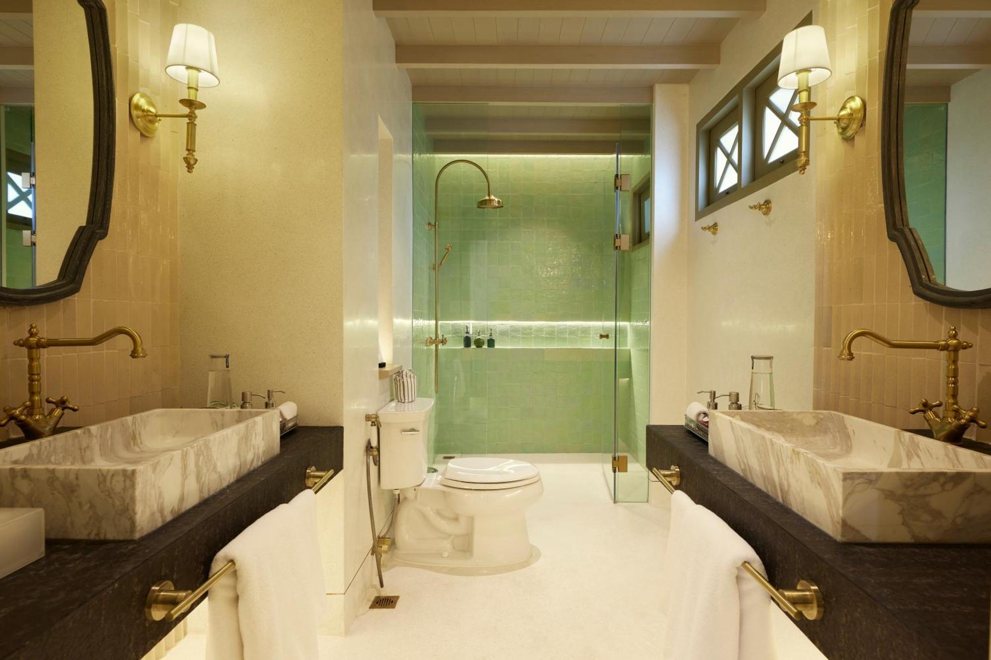 Charras Bhawan And Residences Hotell 5*